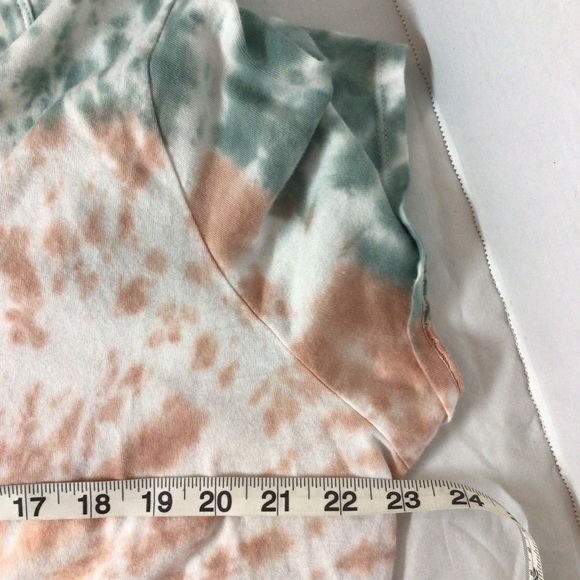 Old Navy tye dye tee - Picture 7 of 7